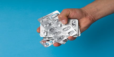 VOXEurop article - Europe’s suicidal reliance on drugs made in China
